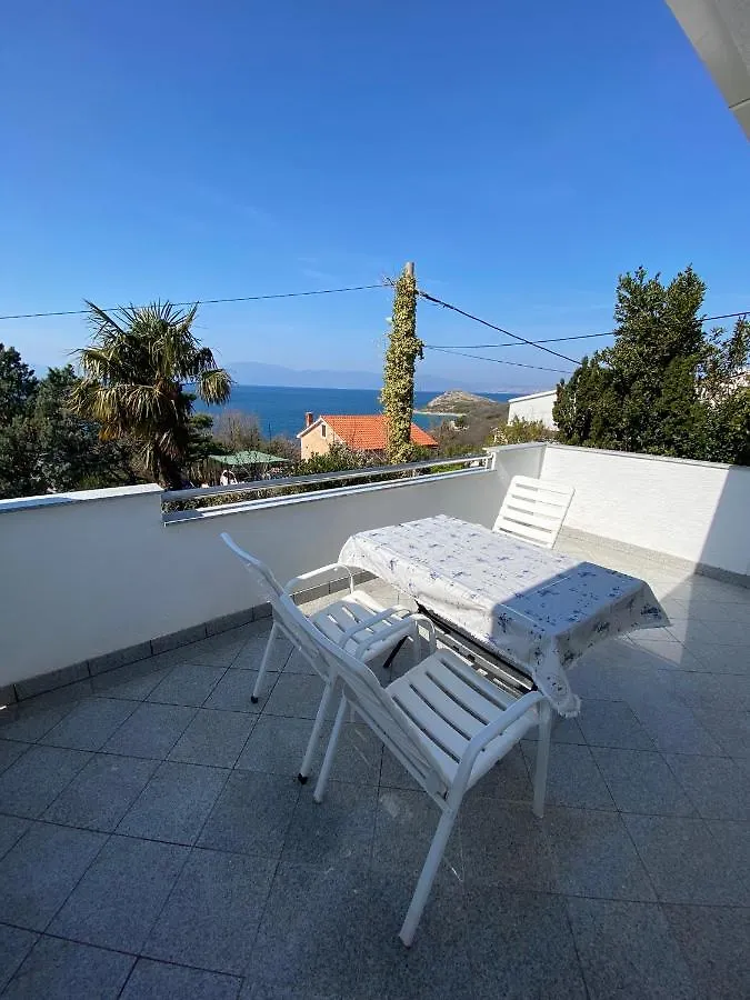 Apartment Apartmani Sara Omisalj