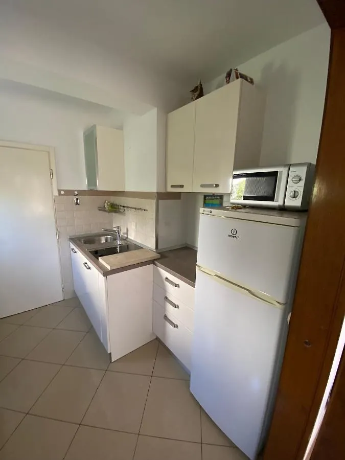 Apartmani Sara Omisalj 0*,  Croatia