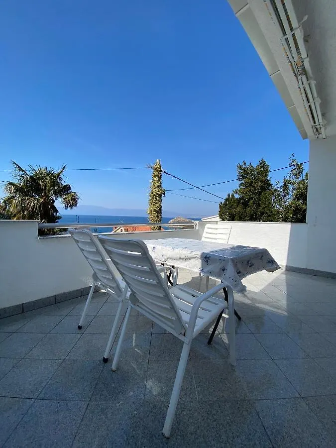Apartment Apartmani Sara Omisalj Croatia