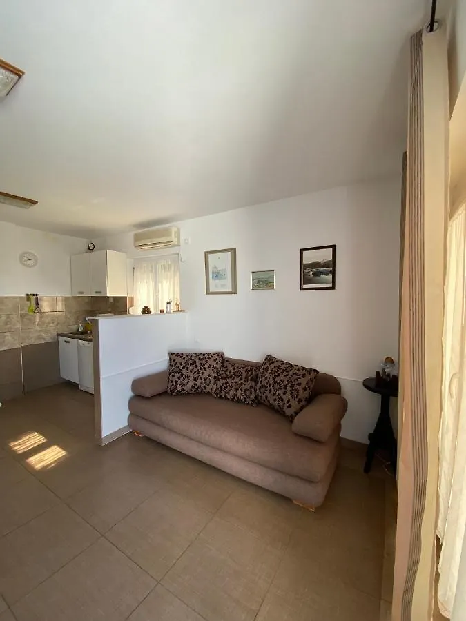 Apartmani Sara Omisalj Apartment